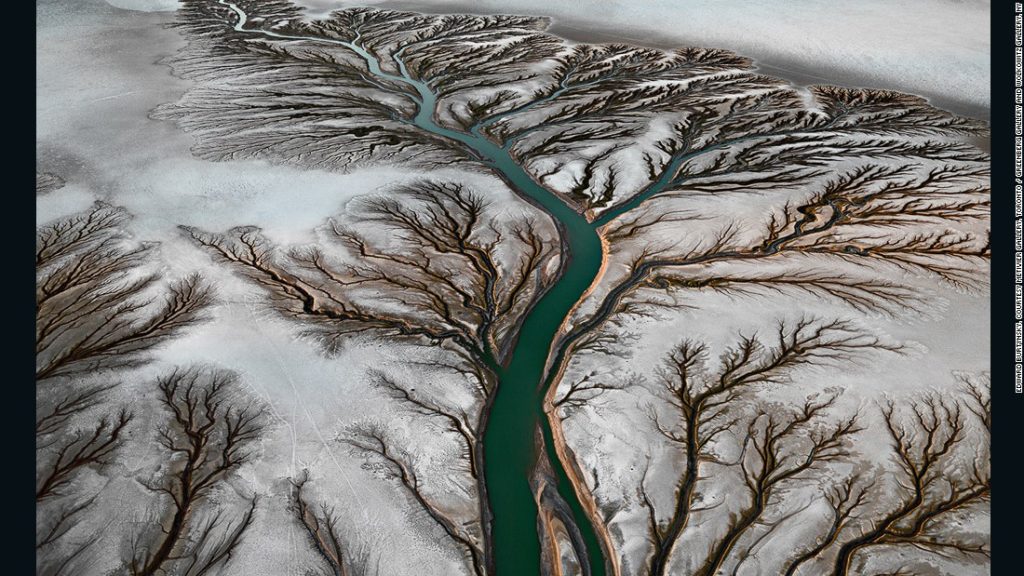 151119145335-edward-burtynsky-3-super-169